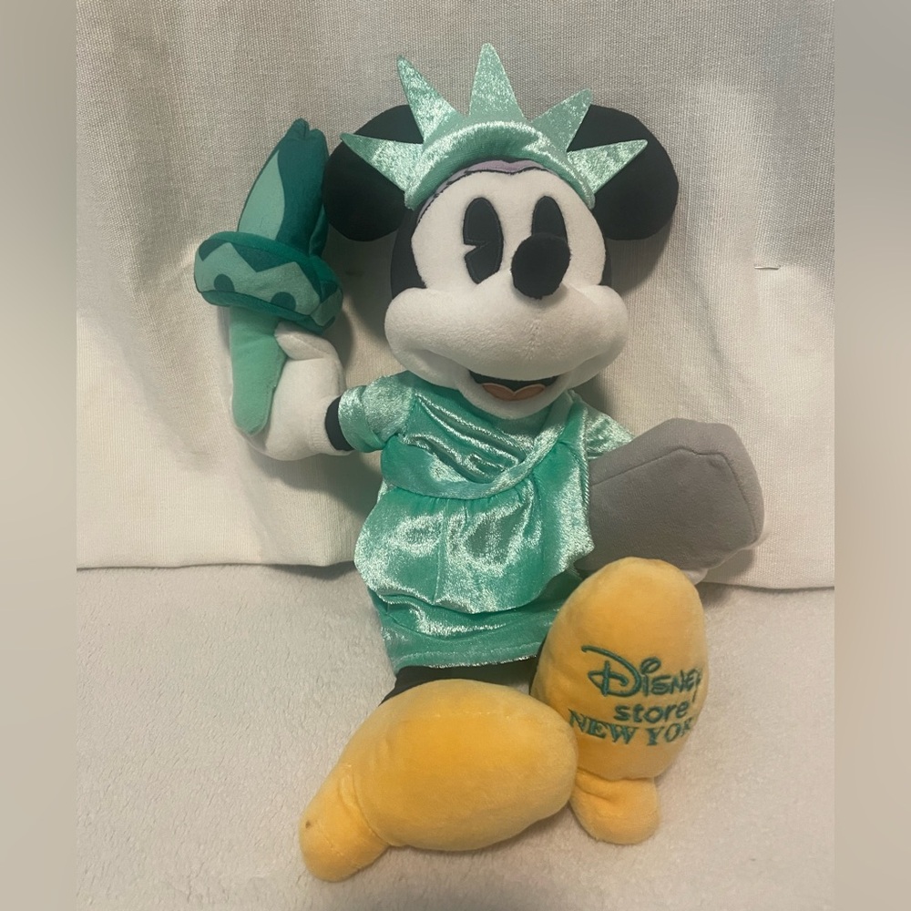 Disney Store New York Minnie Mouse Plush